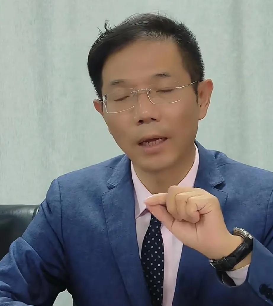 惊讶啊！李老师又讲述了他会上令人惊讶的事。
那第一个王某自己供述出，她找了某某L