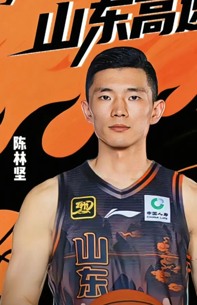 山东男篮迎来了福建男篮的陈林坚，不得不说邱彪的引援思路，那就是外线需要一个炮台，