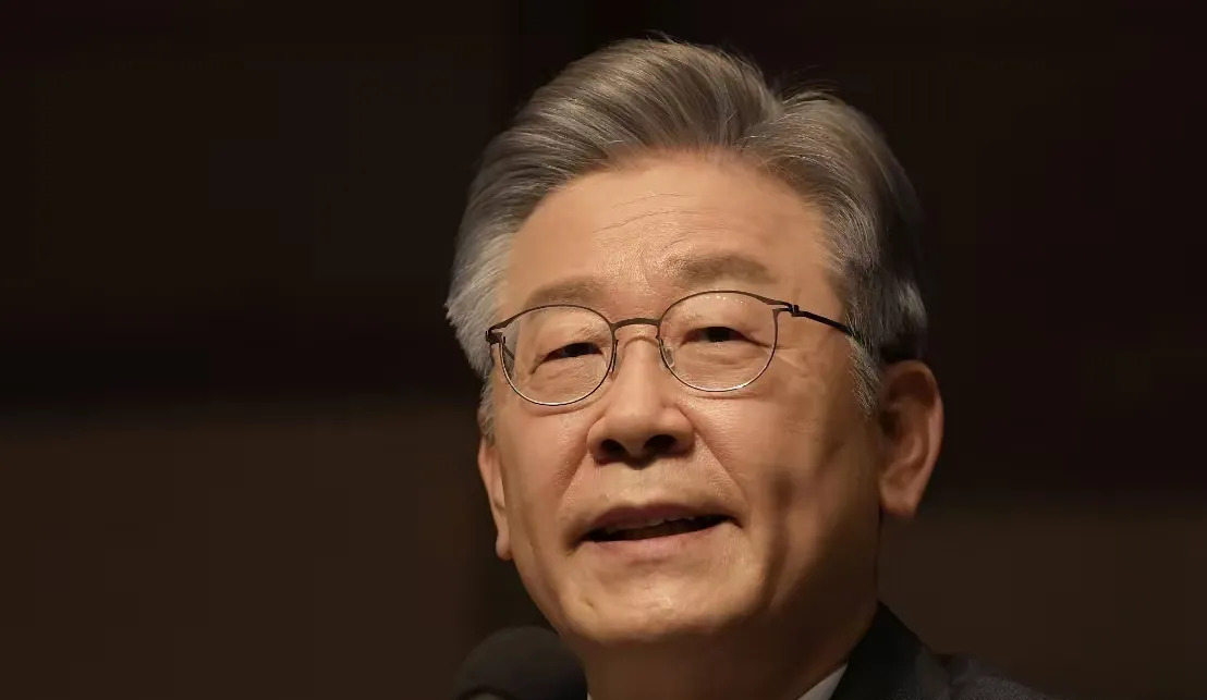 韩国想拿回军队指挥权











韩国想自保 避免卷入战争




