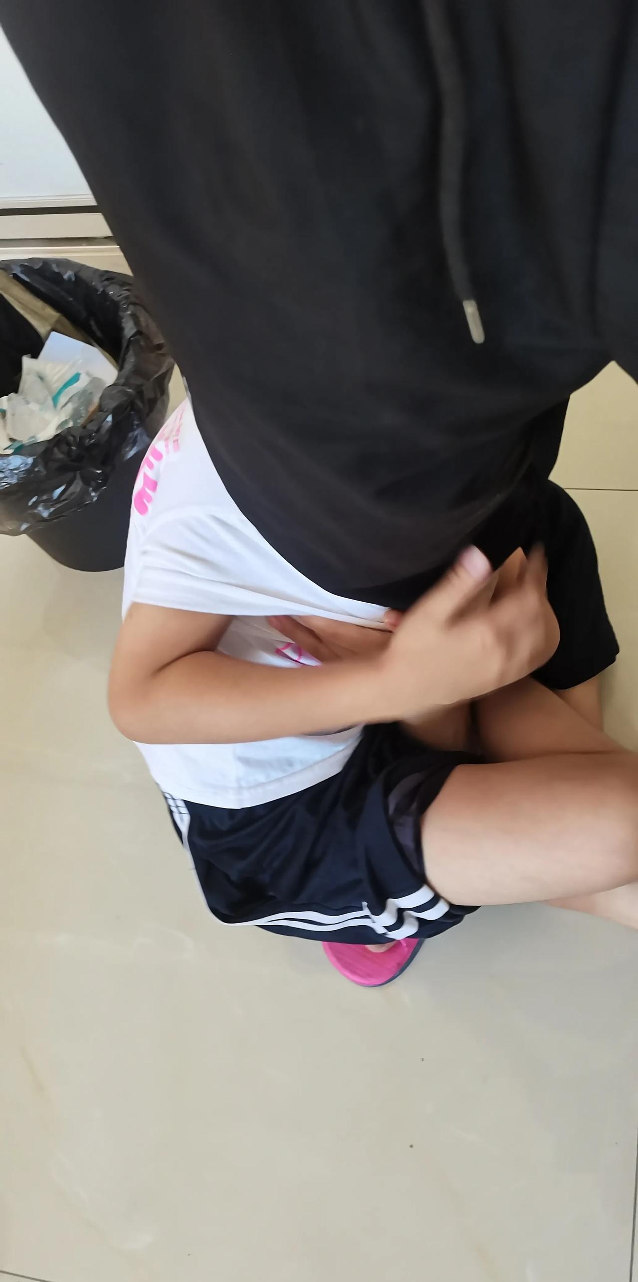 刚满八周岁，还有救吗？每天只知道在空调房里玩手机，找吃的，找可乐。让他读书，叫一