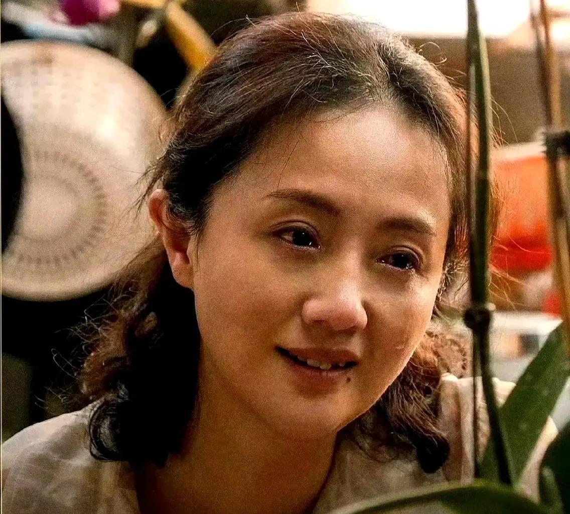 朱媛媛去世
让我最意外的不是她抗癌5年，而是
她才年仅51岁！
想这个年纪女性刚