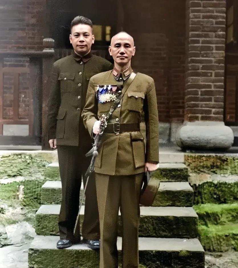 这才是蒋中正的真实样貌，都看看吧！这并非演员扮演的，而是货真价实的本尊，容貌清清