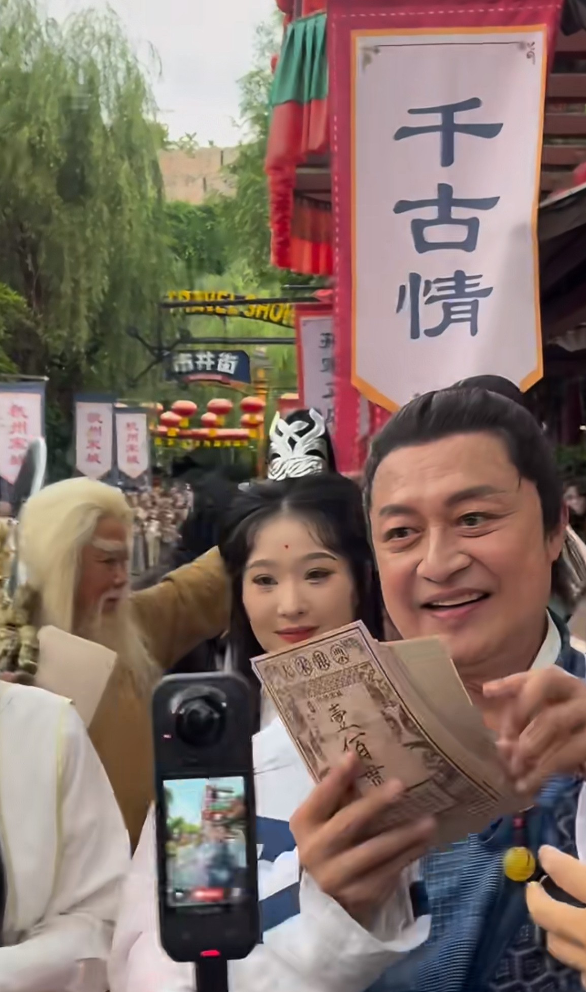 马景涛可能是最落魄的琼瑶男主了，他两个孩子读的国际学校，一年不少钱。 如今一把年