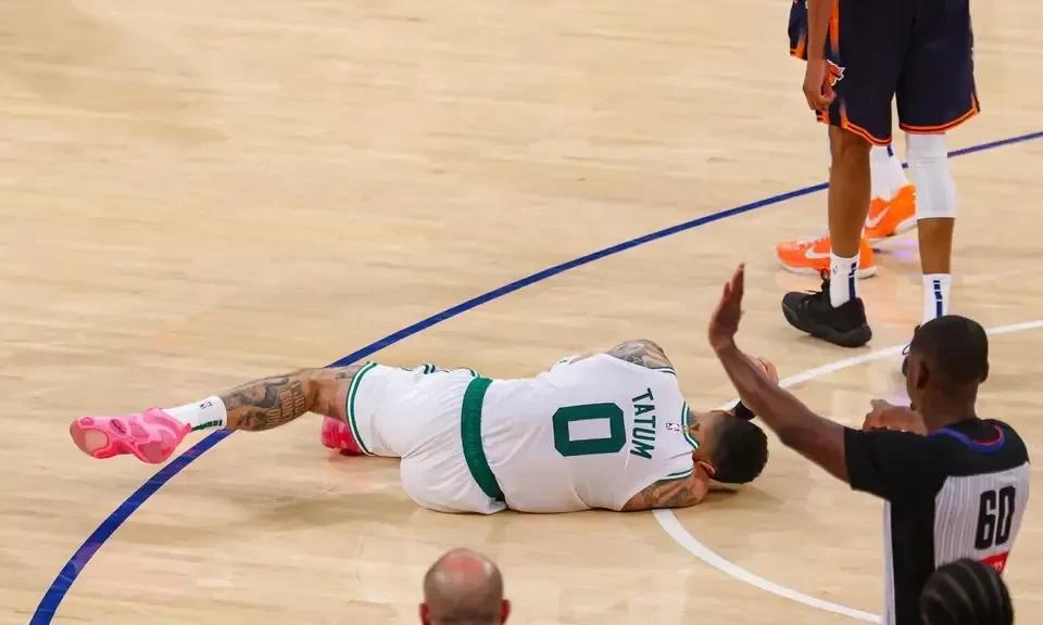 凯尔特人高层彻底“慌了”！
并非因为凯尔特人113-121不敌尼克斯，1-3落后