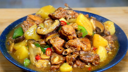 在家做黄焖鸡不难，掌握这几步，酱汁裹饭超香