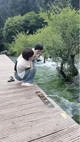 君子不立于危墙之下，哦，她不是君子[捂脸]