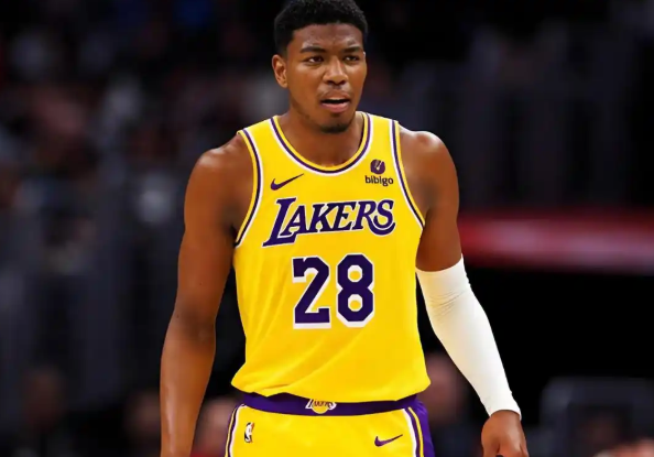 湖人迟早出问题，防守存在巨大隐患
最近八寸和艾顿真就没人说。
首先是艾顿，要么守