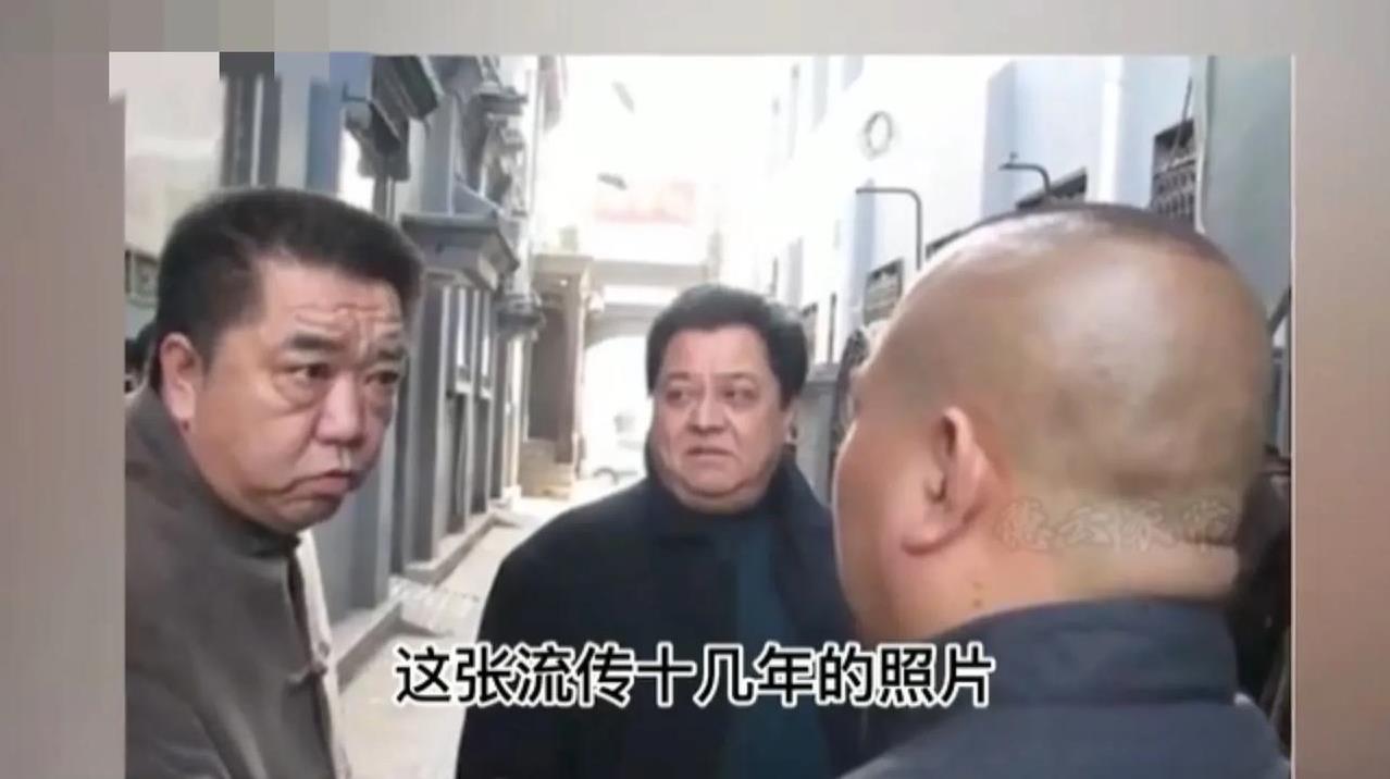 郭德纲跟同行关系不好，一部分原因是某些粉丝胡说八道。比如孟凡贵在葬礼上对郭德纲出