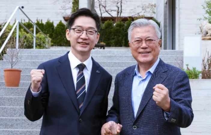 文在寅今日下午会见民主党候选人金庆洙：“我们必须凝聚力量，通过初选实现政权更迭。