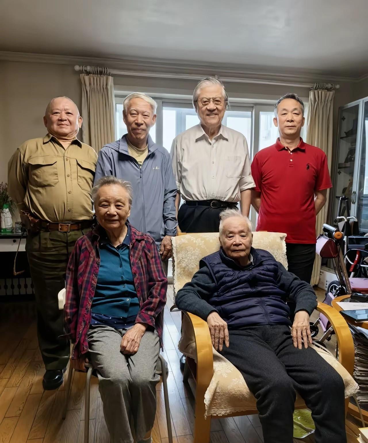 #拜访百岁何祚庥院士有何意义#拜访何院士不仅是学术交流，更是一次对科学精神、历史