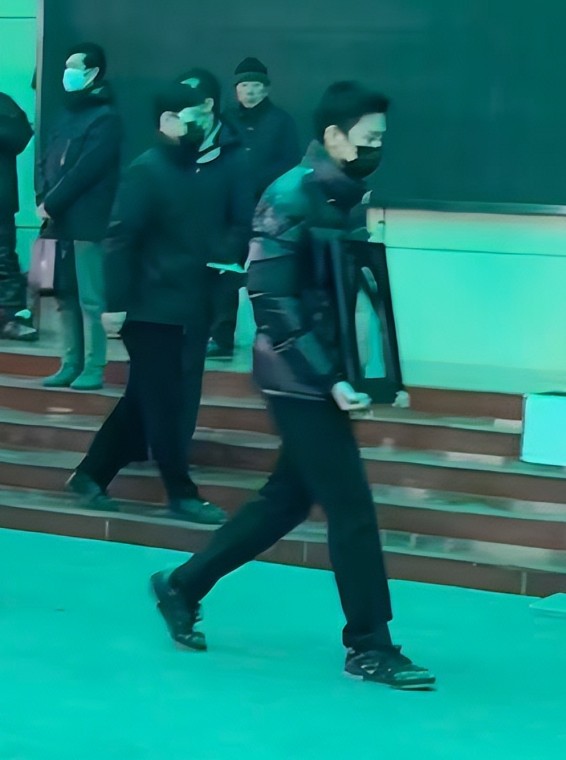 何睛离过婚后没有找过对象， 为了孩子，许亚军应该操办何睛的后事？愿古典美女何晴在