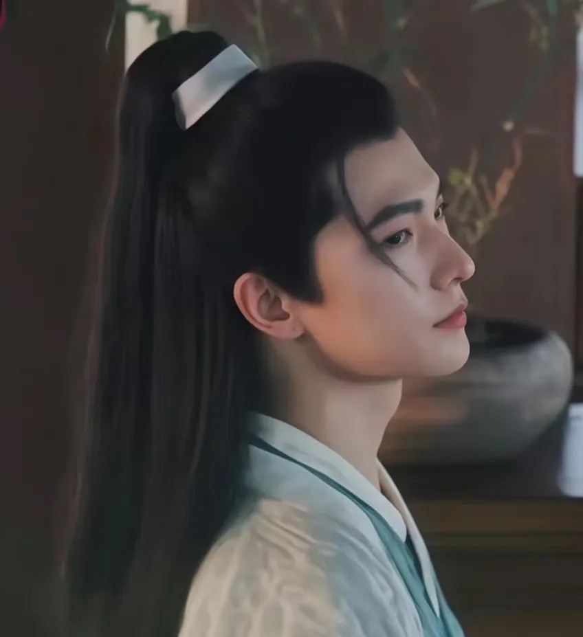 所以，杨洋《凡人修仙传》的热度会超过肖战的《藏海传》？

近日，有眼尖的网友