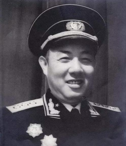 1959年苏振华被迫离婚，独自带6个孩子，毛泽东：天涯何处无芳草
“1959年1