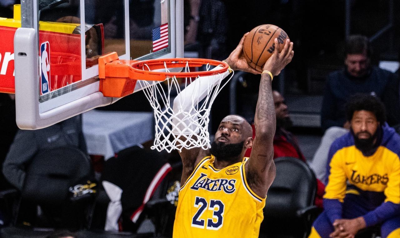 随着NBA25/26赛季的临近，届时满41岁的詹姆斯将开启自己的第23个赛季，老