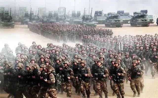 只要中国不动，没有哪个国家有能力挑起世界大战。

中国军队的规模和实力，绝对是全