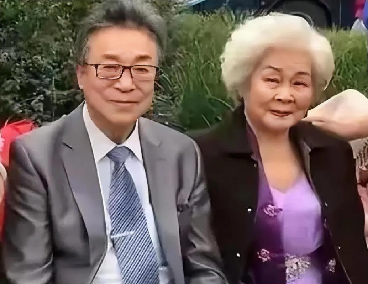 两位天津籍的著名歌唱家：李光曦和于淑珍。