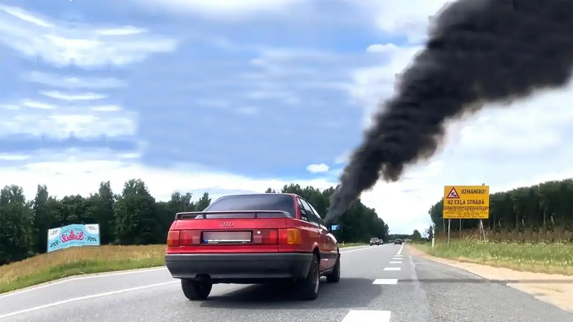 柴油机“飞车”，油管都拔了，为何还会狂转不停？