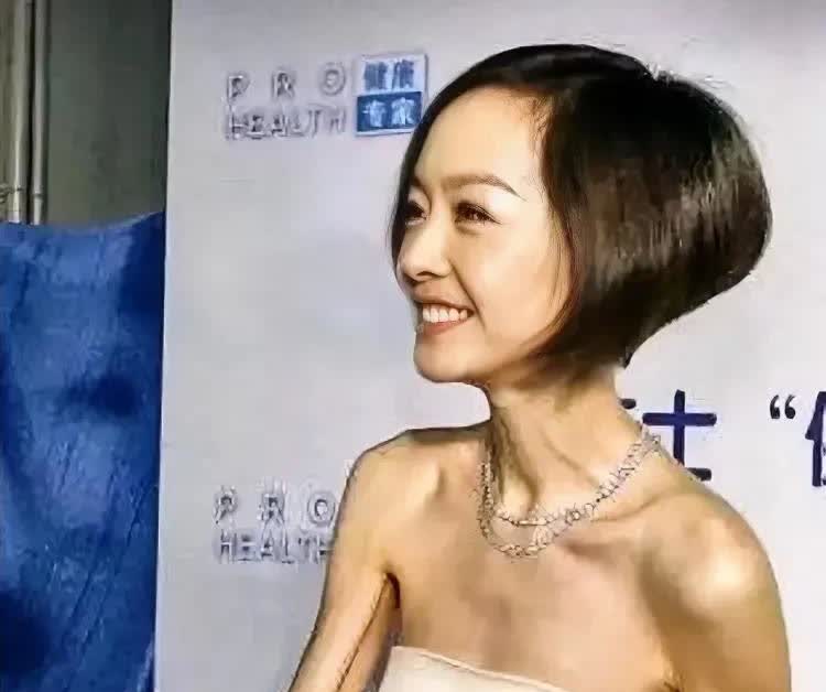 她这种就是纯粹天生特瘦了，一般人硬减饿死也到不了这样！
鲁豫精力超级旺盛，电量