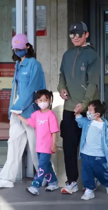 苗苗，一看就是会过日子的人！

细节真的彰显一个人的品格，你看苗苗给孩子们买的衣