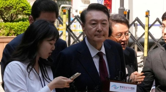 尹锡悦后悔了吧 当总统真没意思











啥玩意？尹锡悦卸任后竟然去