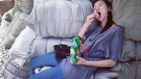 真正的吃货是不分时间地点的