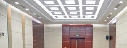 八轮零进球，常州球迷集体破防
连卖包子的老板都看不下去，直接关店去骂街
退休教师