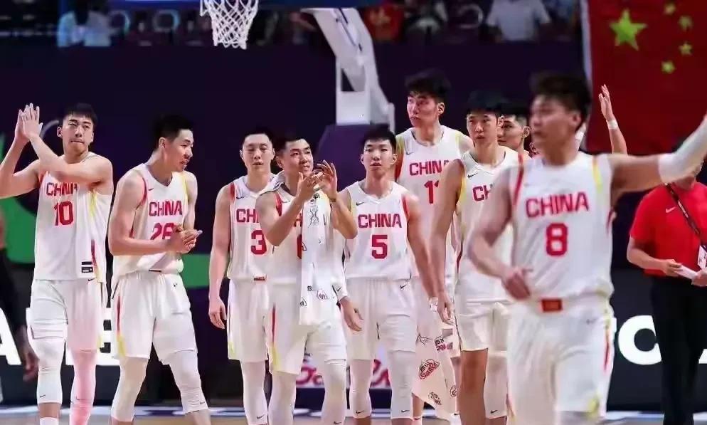 亚洲杯结束了，来给中国男篮的队员们打分，有一个人的得分可能出乎你的意料。
赵睿，