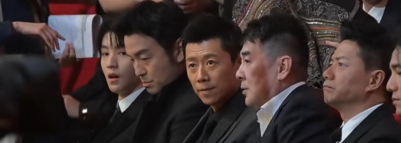 -华表奖座位暴露咖位：王宝强坐第二排，吴磊靠边，C位全是大佬！
说起华表奖，那可