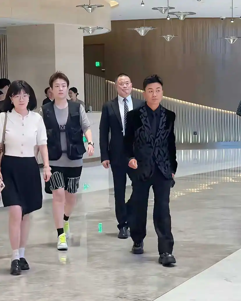 感觉王宝强面相变了，多了一股狠劲！如今的成就，不知道马蓉有没有后悔
