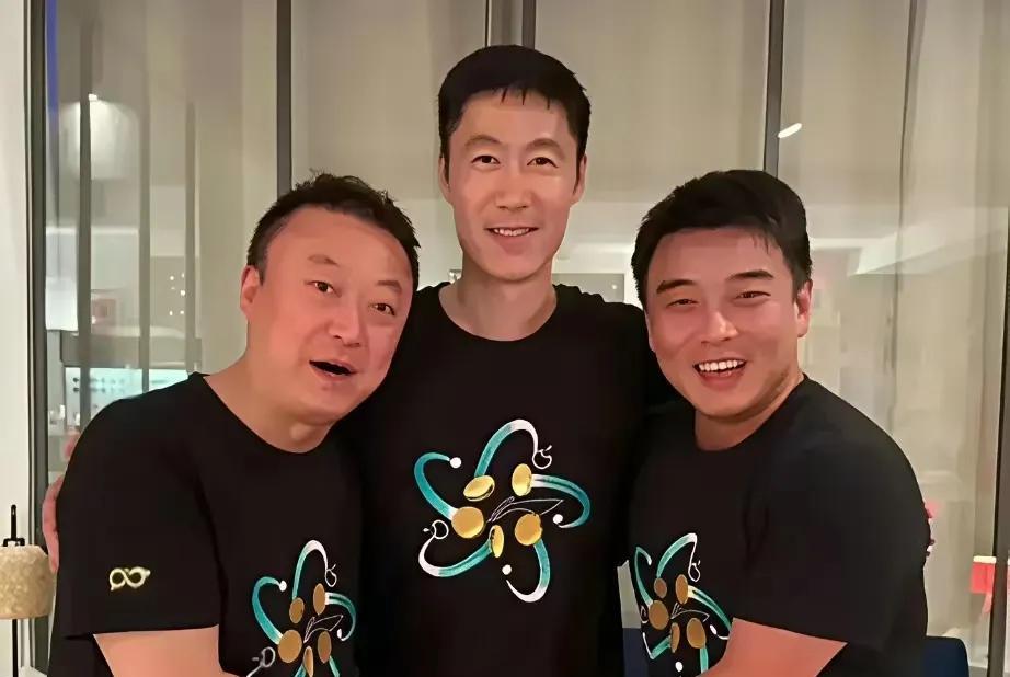 国乒教练
选聘按理说已经有了结果
却一直没有公布
也不知道怕什么？
不过据说李隼