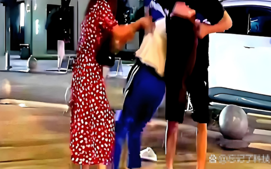 杭州男友为接白月光抛下订婚宴，事后还怪女友作？她幡然醒悟：这烂人我不要了。