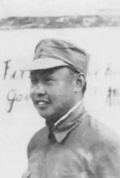 1941年，杜伯华照常以身试药，众人劝他说：“明天你就要结婚了，今晚就别试了。”
