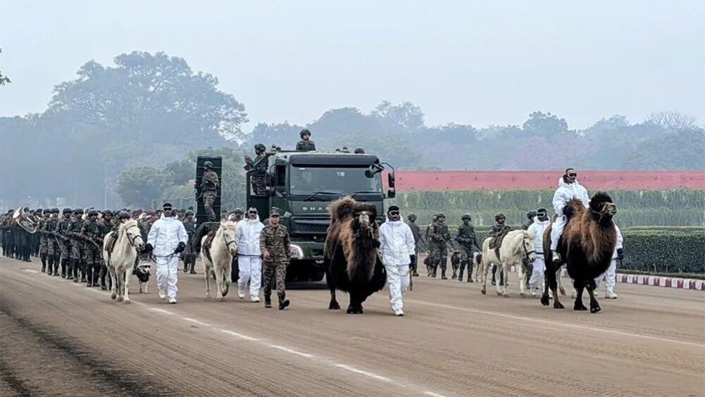 隔壁2026阅兵将首次亮相26只动物组成的方阵，引发各国网友热议