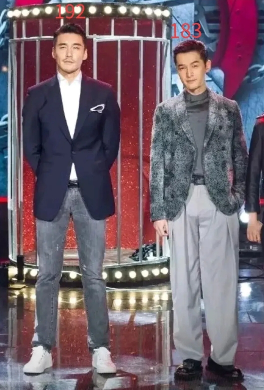 胡歌的身高才是中国男生最理想的身高，像胡兵这样的就明显太高了，在人群中有点格格不