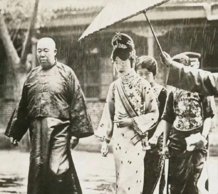 1922年，