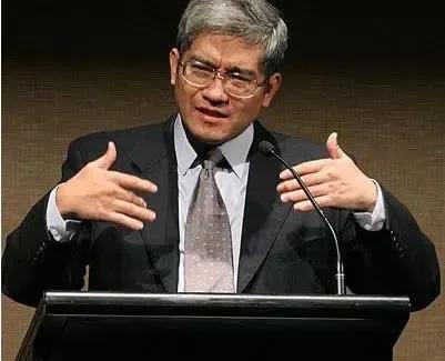 郎咸平说，我的前任妻子说过一句话，我觉得讲的非常道理。她说你的缺点跟优点一样的突
