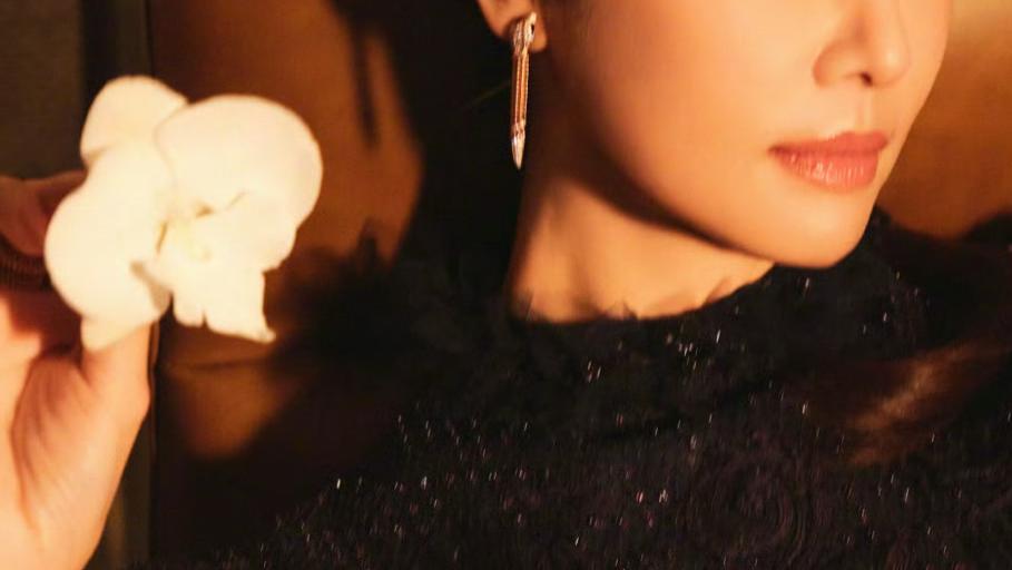 被群嘲的玛丽苏女主，成了中女拯救者