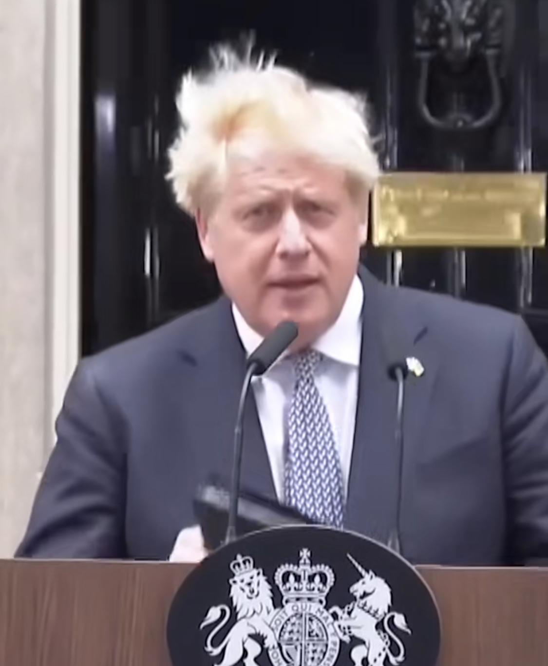 英国前首相约翰逊已抵达香港，第一步就是去了李嘉诚的长和集团，由李嘉诚大儿子，现在