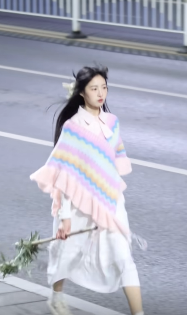 你们老婆来打你们来了。