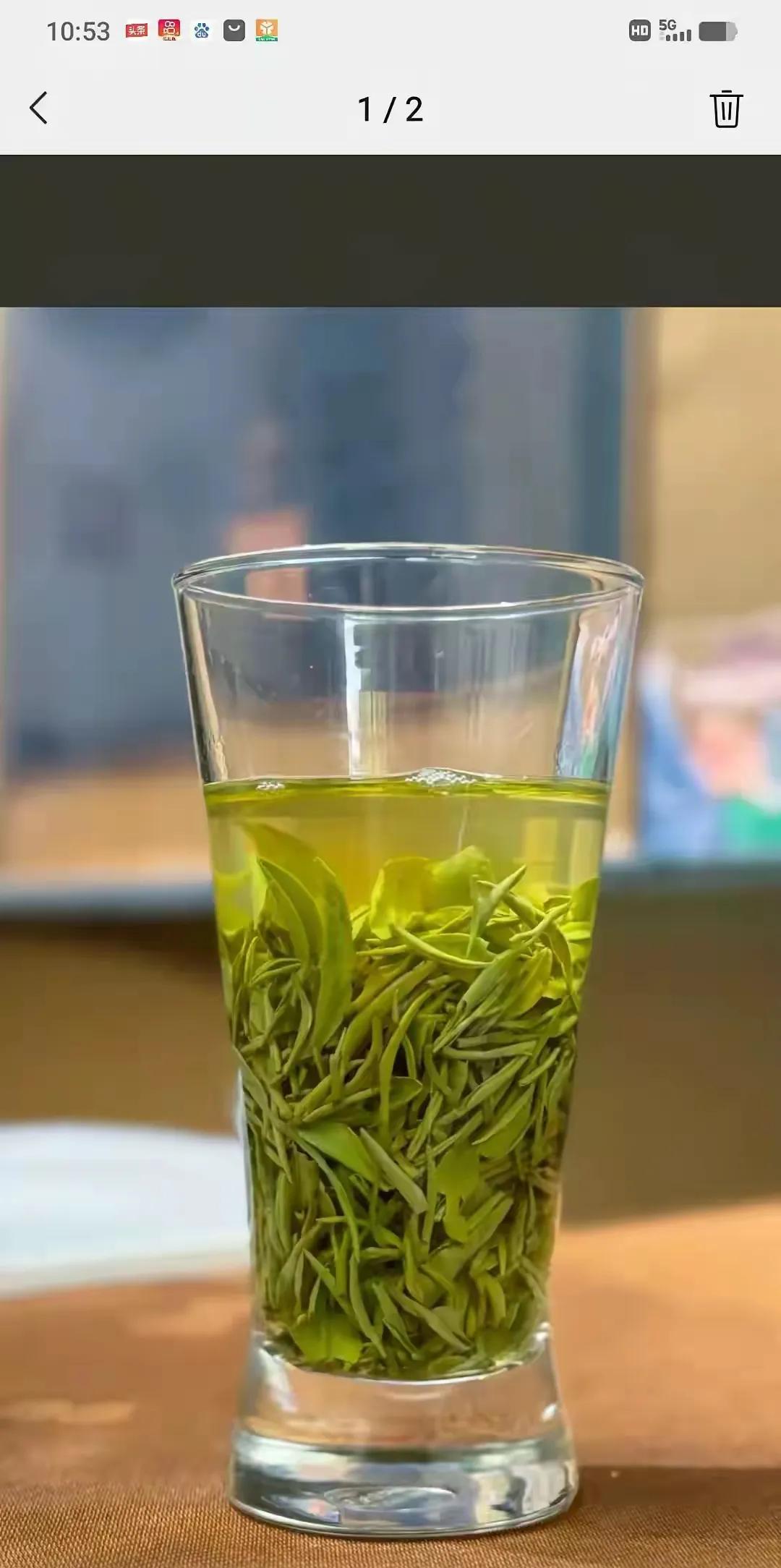 大家发现了吗？
许多夫妻到了六十岁以后，
他们都自然而然地分房睡了，
很少有睡一