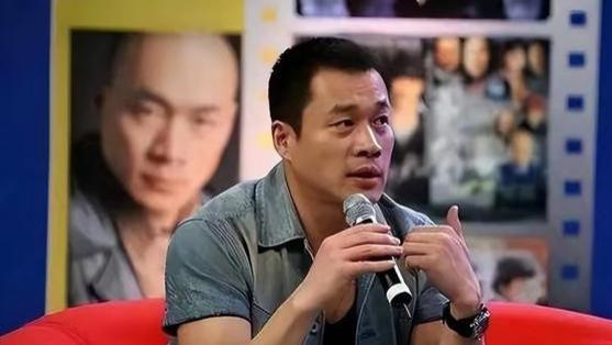 演员丁海峰爆火后并未忘本，被质疑移民去美国，现状直接打破质疑