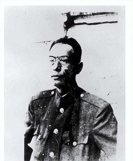 1950年滇南战役国军司令汤尧被俘，傲慢地在监狱中叫嚣：“陈赓呢？怎么不来见老师