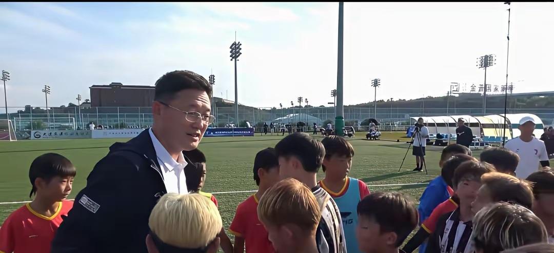 孙继海的嗨球少年U11在大连主场被韩国U11梦想队打进6球，嗨球U11队1：6惨