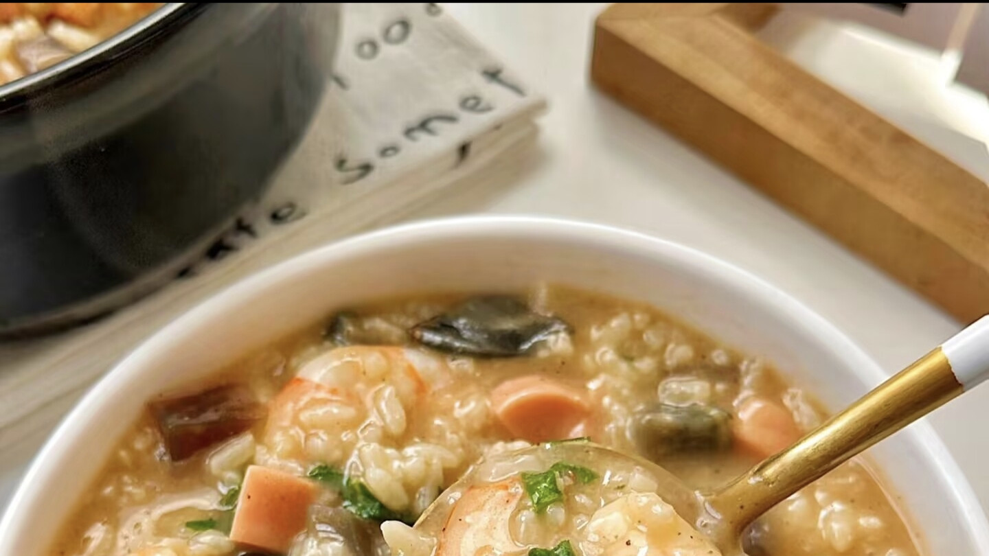 皮蛋鲜虾粥：一碗鲜掉眉毛的家常美味