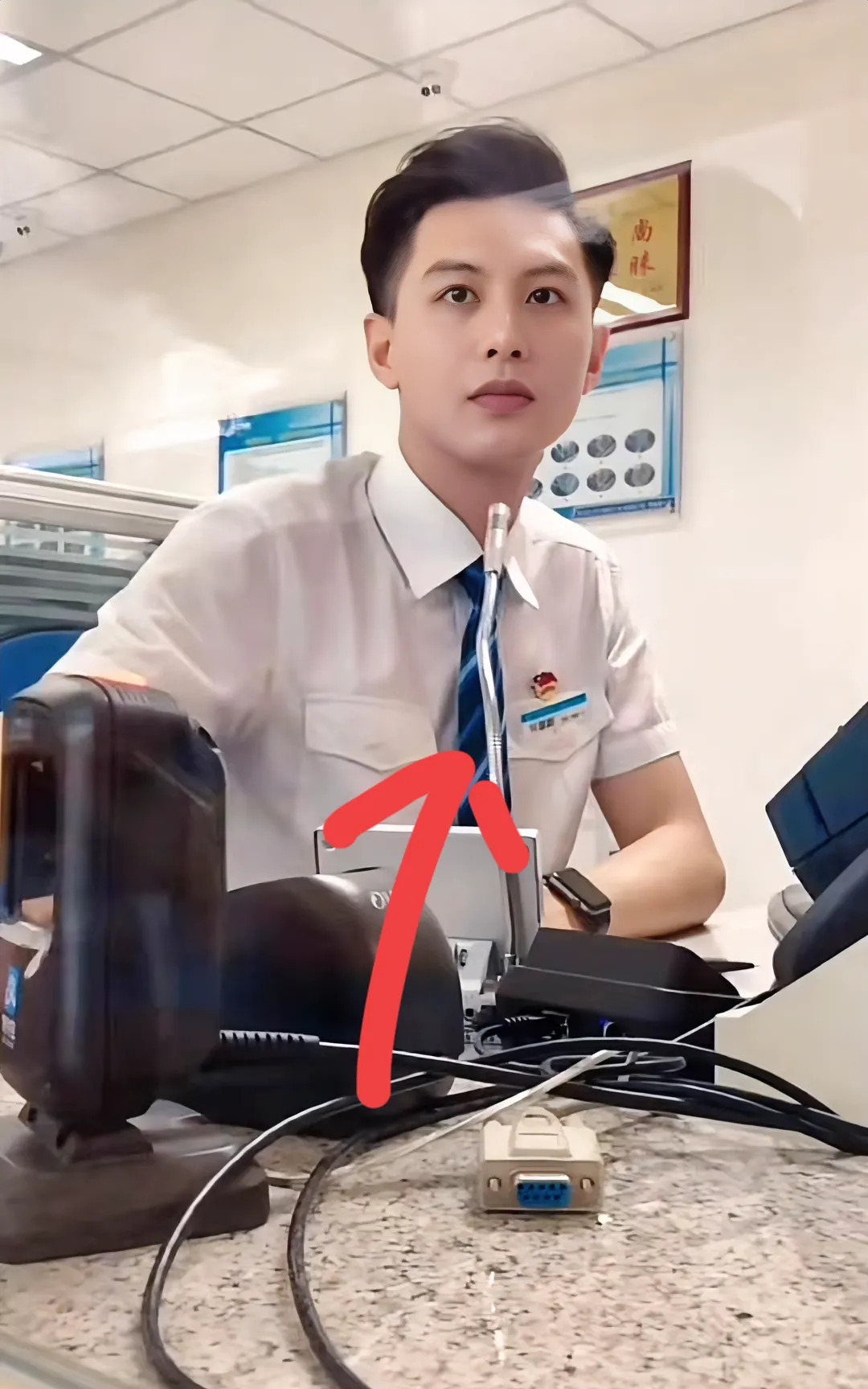 何健麒出演短剧爆火











何健麒是谁？他竟然能出演短剧？他凭什么