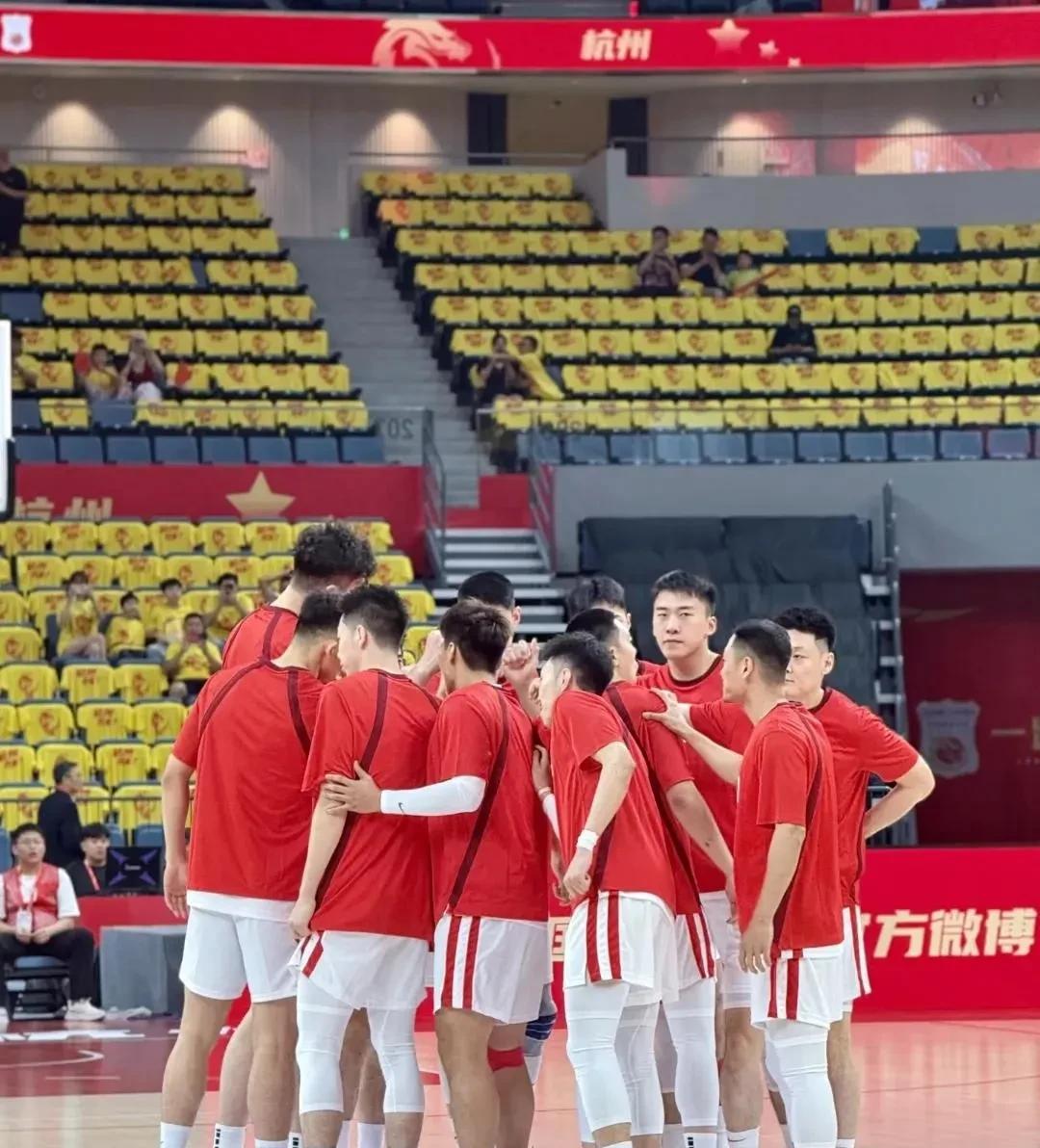 徐昕出乎意料，余嘉豪留洋，CBA掀起留洋潮，三位球员加盟海外  
1.杨瀚森，N