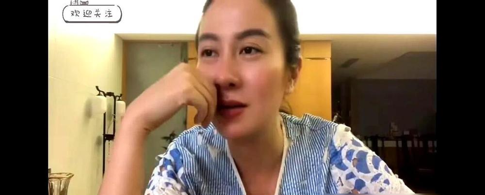 谁懂啊！叶璇直播间这波回忆杀直接把人拽回陈冠希顶流年代！最近她直播聊起陈年旧事，