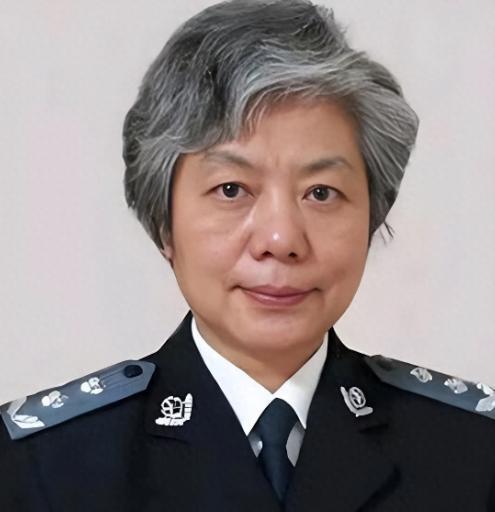2024年，中国人民公安大学李玫瑾建议，凡是扶了老人被要求天价赔偿的，在老人拿不