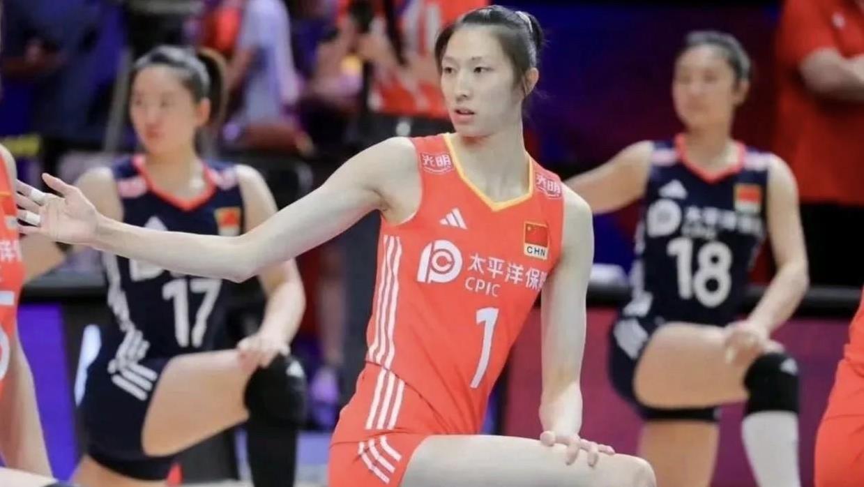 14日世界女排联赛消息，中国女排3-2力克美国女排，一战彻底认识以下4人。
1、