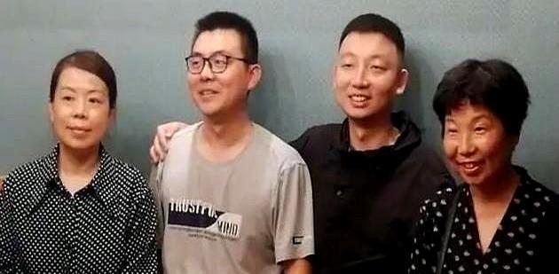许敏说，姚策是在上幼儿园前，查出有病。
当时两边老人，把责任全推自己身上，认为是